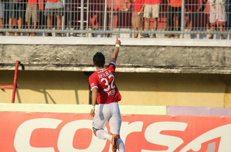 BALI-UNITED-DAN-SEMEN-PADANG-SALING-BERBALAS-GOL-DI-BABAK-PERTAMA2