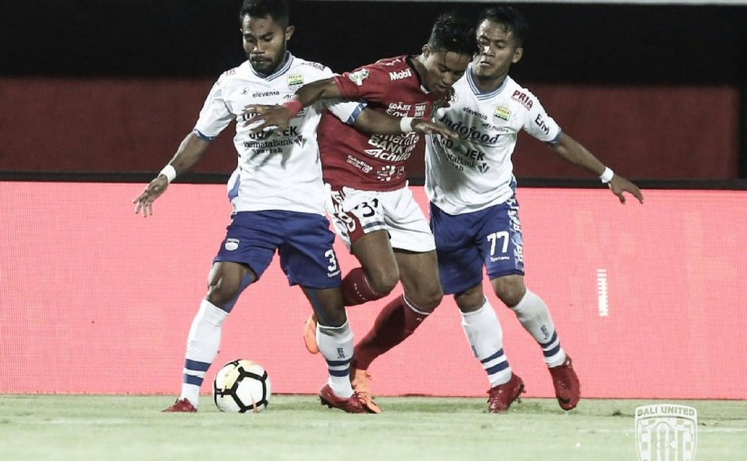 bermain-dengan-10-pemain