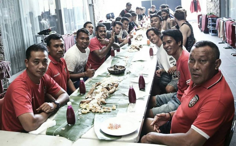 keluarga-besar-bu-megibung